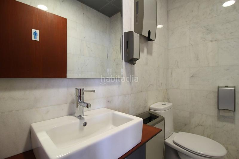 Foto f4ab6d4a-e986-41d0-8cc3-d9371eef84e3. Local commercial avec chauffage dans Bezana - Prezanes Santa Cruz de Bezana