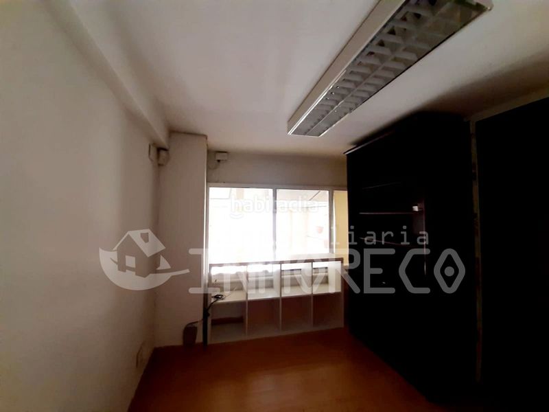 Foto c773730d-2576-4f64-92c9-41a4ddc1b195. Lloguer local comercial a Centro Torrelavega