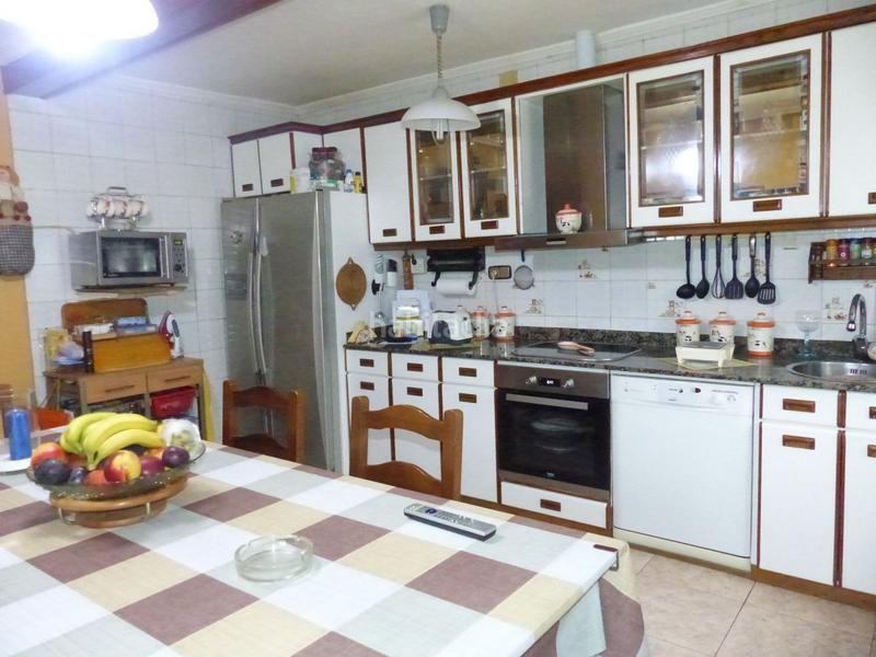 Foto 984ca51f-9b0b-46fd-97eb-d6bc48e74363. Casa con riscaldamento parcheggio in Tanos Torrelavega