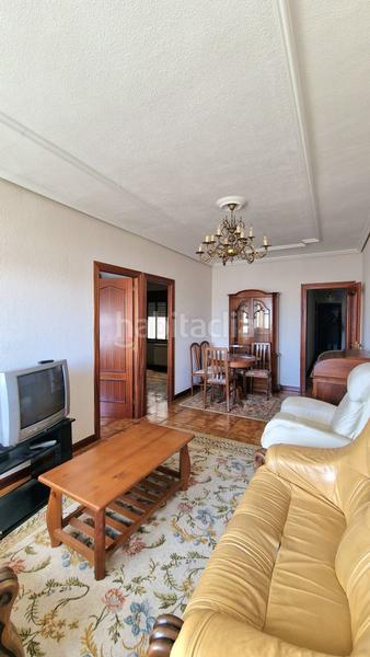 Foto 8afc9043-6ea4-47e5-932a-3a6bdcd13383. Piso  en venta en inmobiliaria, 3 dormitorios. en Torrelavega