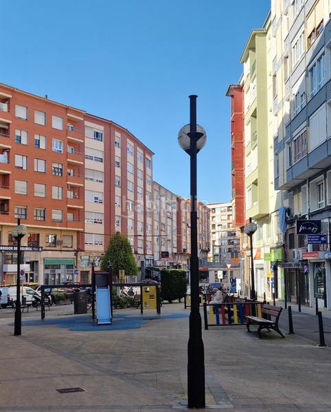 Foto 99ca303b-12d3-487a-8386-0ce8c22bff29. Piso  en venta en inmobiliaria, 3 dormitorios. en Torrelavega