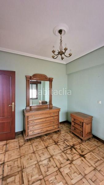 Foto aef55558-6af2-4f4b-985c-a3b27a7978ca. Piso  en venta en inmobiliaria, 3 dormitorios. en Torrelavega