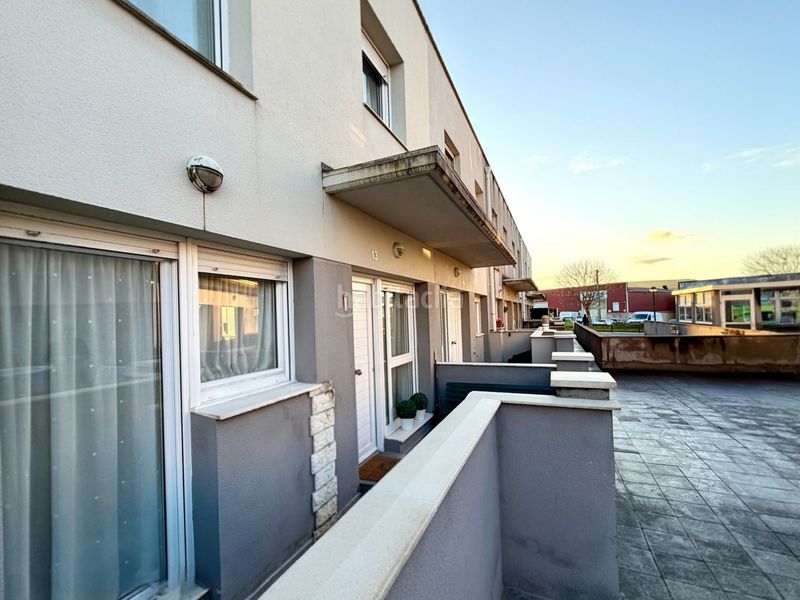 Foto c785d816-521e-4259-9ed2-e4a551578e96. Pis amb calefacció aparcament a Cudón Miengo