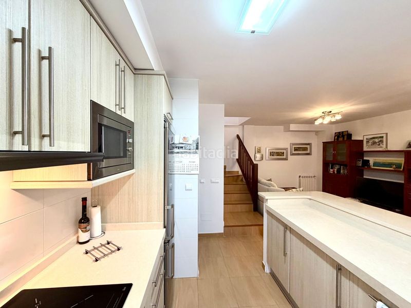 Foto f66aff2d-6a60-4d5c-abbf-bb343507d6c5. Pis amb calefacció aparcament a Cudón Miengo