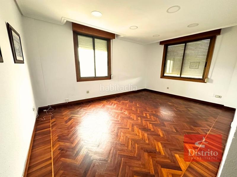 Foto ed6682fc-3c83-4ac2-a1b1-44ee55c7584a. Alquiler oficina  en alquiler en la calle lealtad en Santander