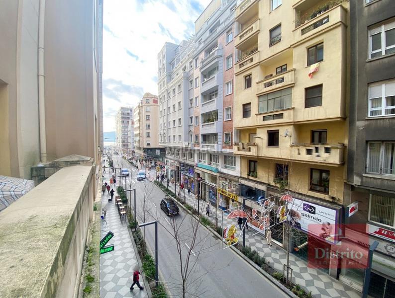 Foto 4e3dfc0f-704f-4b9b-b642-e567c2546f71. Alquiler piso  en alquiler en calle emilio pino con isabel ii en Santander