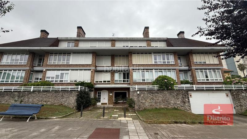 Foto 3324e3da-5d62-4e39-83aa-e6d44528609b. Alquiler piso  en alquiler en cardenal herrera oria en Santander
