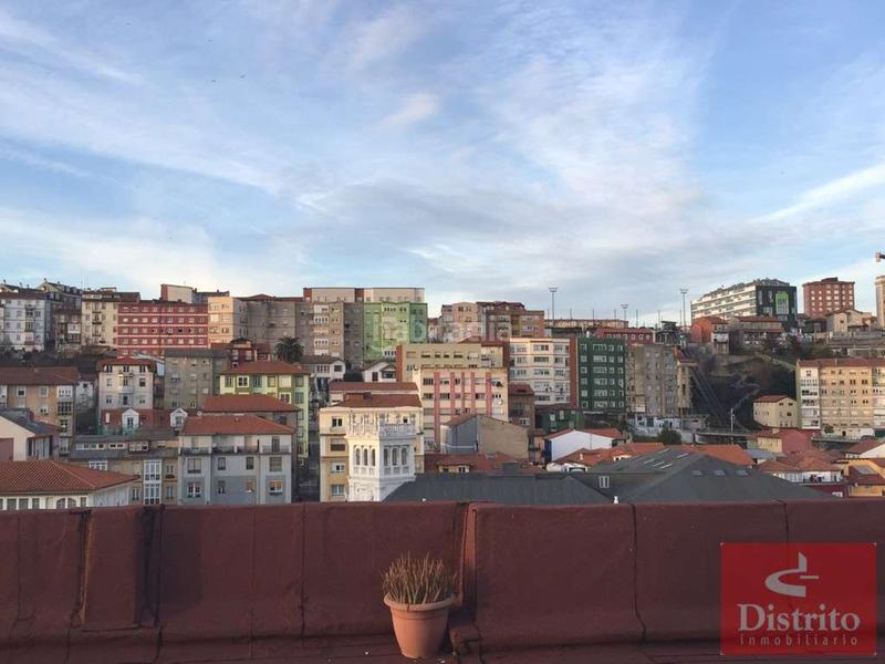 Foto 5ac0785e-261f-49f9-b3aa-2ab4ebf9dc1c. Attique dans Centro - Ayuntamiento Santander