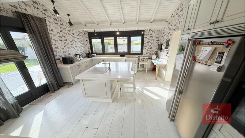 Foto a7413fea-a5e1-450f-9b35-a1cc92e5561c. Casa chalet de 5 habitaciones en Sancibrián en Sancibrián Santa Cruz de Bezana