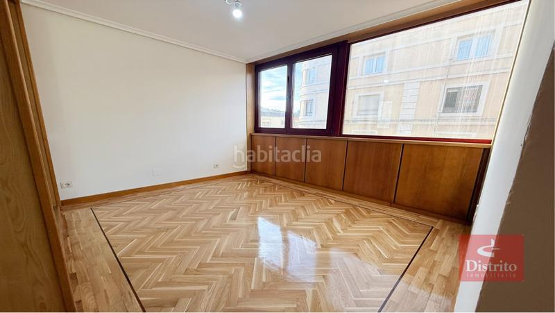 Foto cce3375e-c46d-4f10-98c4-d7fee7fc32ec. Rent flat with heating in Centro - Ayuntamiento Santander