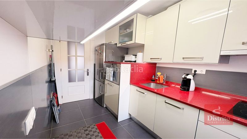 Foto d1459023-09e6-481f-a72c-188c999f58cb. Pis amb calefacció a Los Castros Santander