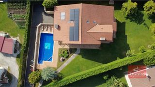 Casa  Soto de la marina - murillo. Chalet con piscina en soto de la marina