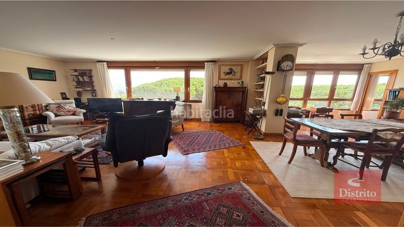 Foto 1be8dbd5-54c4-486c-a8b1-95a0a2a65637. Pis amb calefacció aparcament a Los Castros Santander