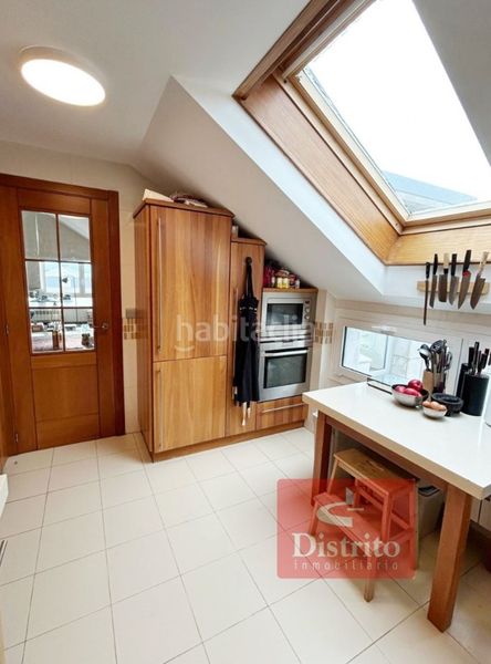 Foto e47bf2c0-2e7b-4fb1-bd9f-f0e9c77c5c55. Pis amb calefacció aparcament a Valdenoja Santander