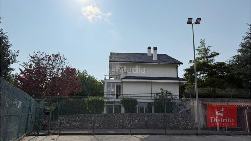 Foto 06a96976-faac-4b33-bdd0-5bf1dd206b55. Casa amb calefacció aparcament piscina a Arce Piélagos