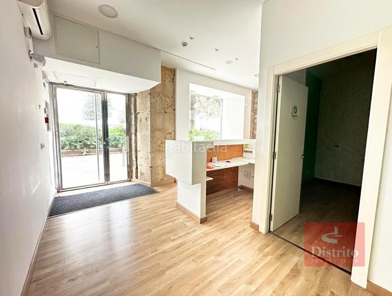 Foto 0d122a94-48db-4c44-b9d8-7b957c36b377. Lloguer local comercial a Puerto Chico Santander