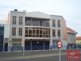 Oficina  Santander - calle gutiérrez solana. Edificio de oficinas en la albericia