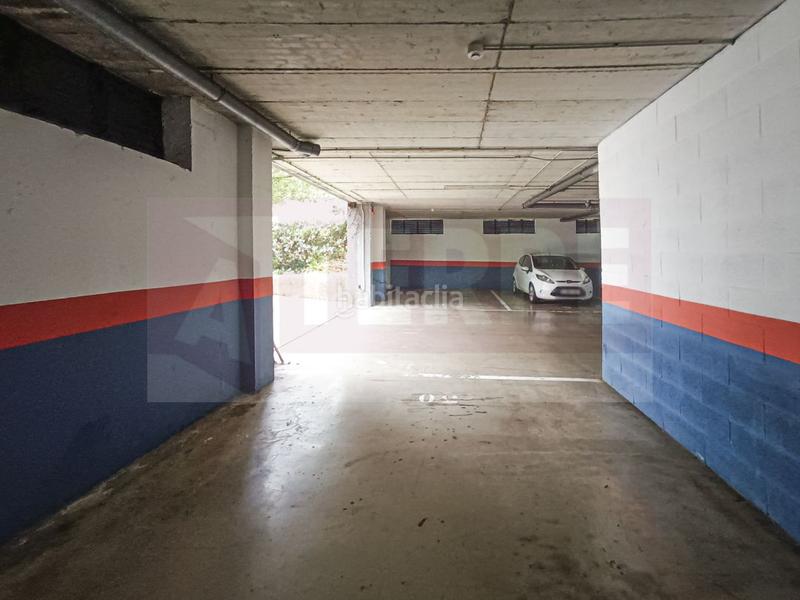 Foto be745c46-f54c-4c1e-9ddd-e25a791f900f. Alquiler parking coche raya de garaje en alquiler. tu camper ya no tendrá que dormir en la calle. en Errenteria