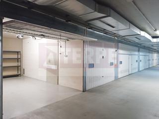 Aparcament cotxe  Calle altxu. Garaje cerrado