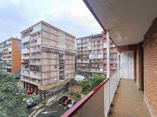 Pis  Jesus guridi kalea. Excelente oportunidad! vivienda de 3 dormitorios, ascensor y bal