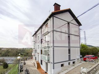 Pis  San marko bidea. Vivienda a reformar en las mercedes, junto a beraun