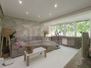 Flat  Mandoegi kalea. Vivienda reformada con mucho gusto, muy luminosa y soleada