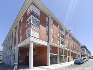 Pis  Galizia pasealekua. Intxaurrondo. amplia vivienda de 4 dormitorios, 2 baños, traster
