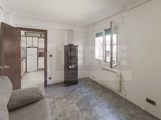 Flat  Lezo-bide kalea. Pasaidonibane. vivienda a reformar, con dos dormitorios, ascenso
