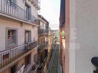 Etagenwohnung  Juan ignacio gamon zumardia aldapa. Vivienda espaciosa de 3 dormitorios dobles con ascensor, acceso