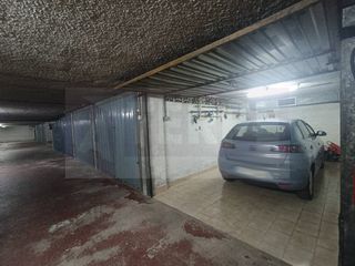 Lloguer Aparcament cotxe  Aiako harria kalea. Se alquila garaje cerrado para coche grande a un paso del centro