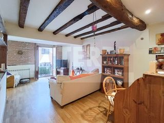 Piccolo appartamento  Beheko kalea. Bonito apartamento reformado con estilo rústico. tercer piso sin