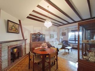 Pis  Zumalakarregi kalea. Vivienda muy amplia, a reformar, totalmente exterior y luminosa