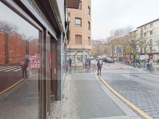 Business premise  Pablo iglesias hiribidea. Local a venta en pleno centro de errenteria en zona de mucho pas