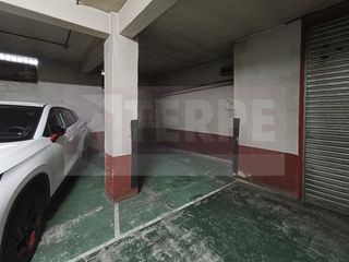 Car parking  Donostia kalea. Raya de garaje para coche pequeno de hasta 4 metros de largo en