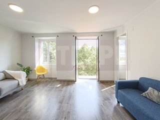 Appartement  Beheko kalea. Vivienda reformada de 3 dormitorios con balcón a la alameda, muy