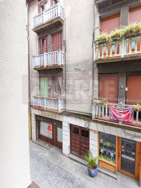 Foto b8bfe971-6f72-4914-a36a-888531d53a1c. Pis a Centro Errenteria