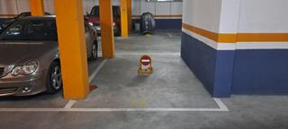 Aparcament cotxe  Celdoni vila i torroja. Plaza de parking de buen tamaño en venta o alquiler con opción a