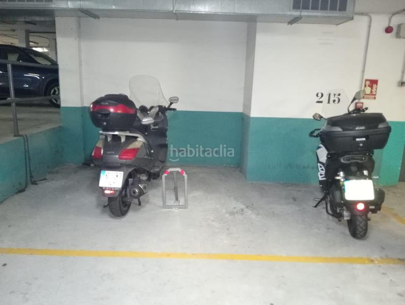 Foto ccdc75fd-f17f-41c5-8cb7-84a110d07df4. Aparcament cotxe a Ponent Reus
