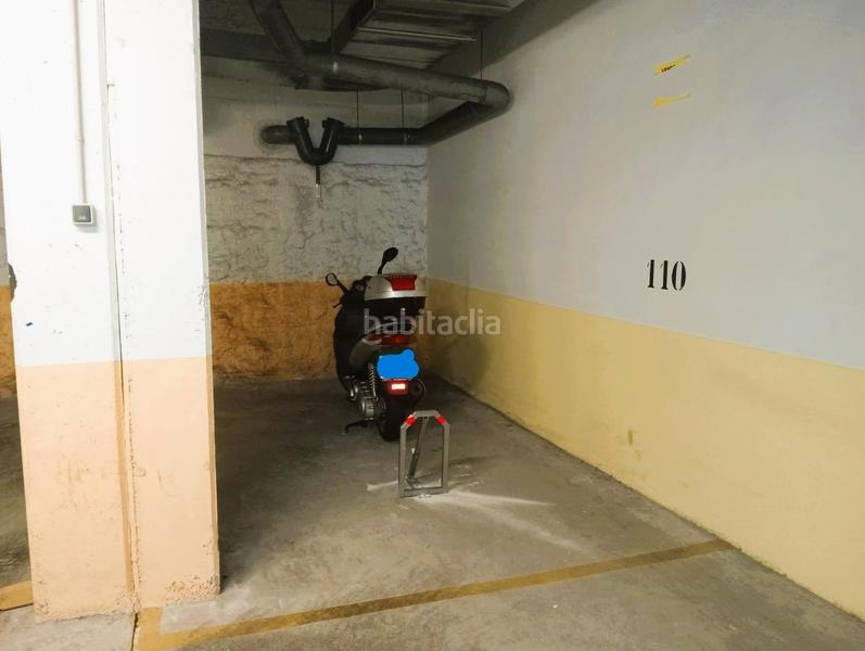 Foto ec77105e-40d1-4265-81cf-23f8126a046b. Aparcament cotxe a Ponent Reus