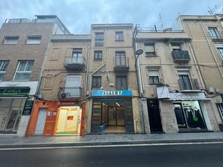 Building  Carrer misericordia. Local comercial junto con edificio en el centro de reus calle mi
