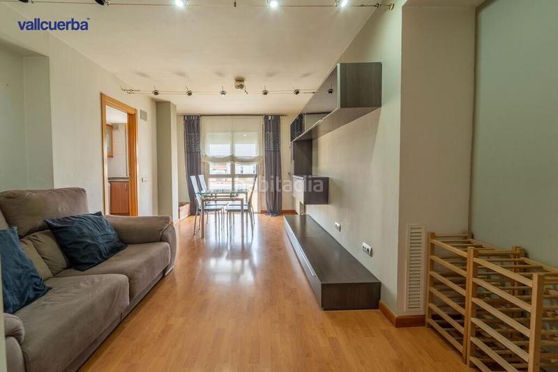 Foto 6a3b7246-f5d3-4b06-a3aa-5d3a4b5995d5. Pis amb calefacció aparcament a Llevant Reus