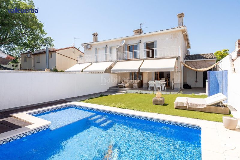 Foto 148e0e53-3ded-4576-9611-1f20b5d2544c. Casa aparellada amb calefacció aparcament piscina a Cambrils