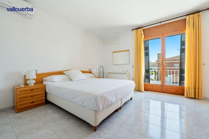 Foto 6c98b1c3-ddd7-451e-bfea-eb02e086399b. Casa aparellada amb calefacció aparcament piscina a Cambrils