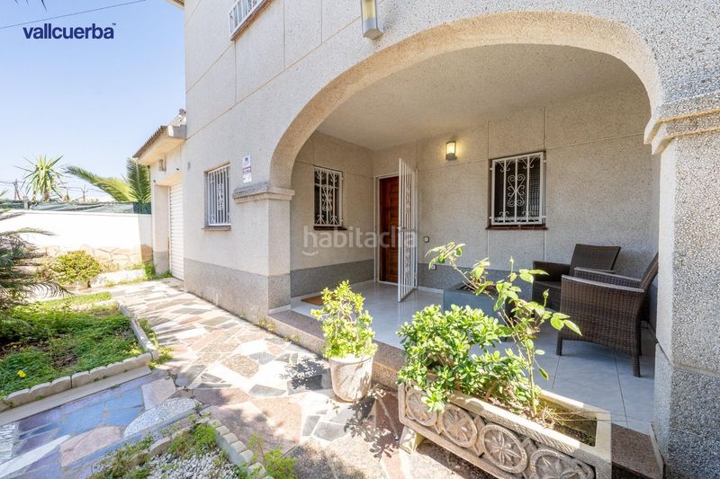 Foto da4e47e2-61ea-4b8e-aa00-f1b51f03714d. Casa aparellada amb calefacció aparcament piscina a Cambrils