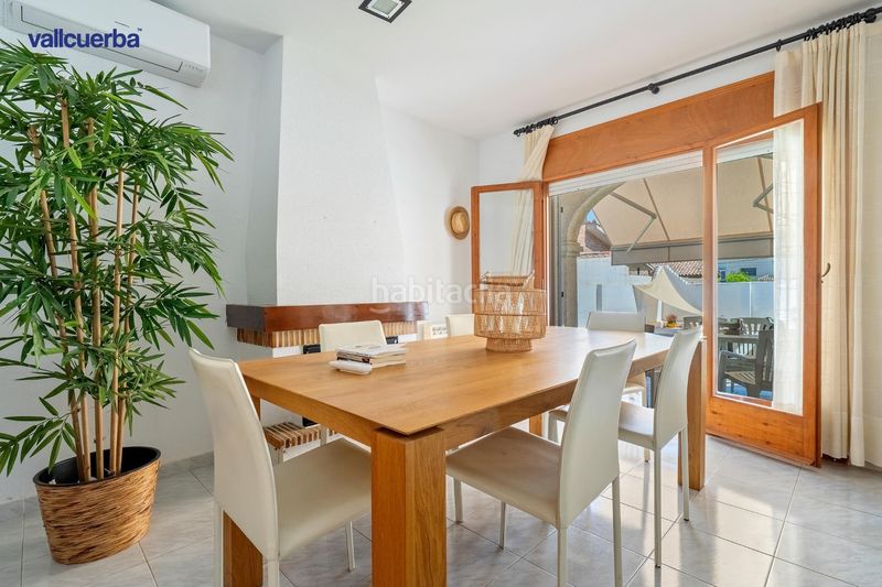 Foto f89748ae-b0ef-4f00-9368-7adaaab9430e. Casa aparellada amb calefacció aparcament piscina a Cambrils