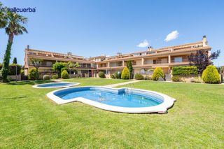 Semi detached house in Migjorn. Casa esquinera en residencial aigüesverds de reus