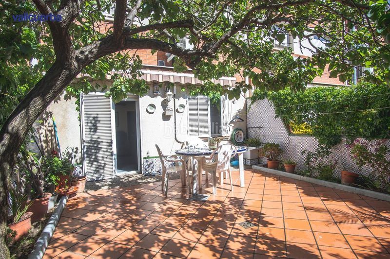 Foto 0a868d63-558e-4ebc-94fd-851ae7490e62. Casa adossada amb calefacció aparcament piscina a Reus