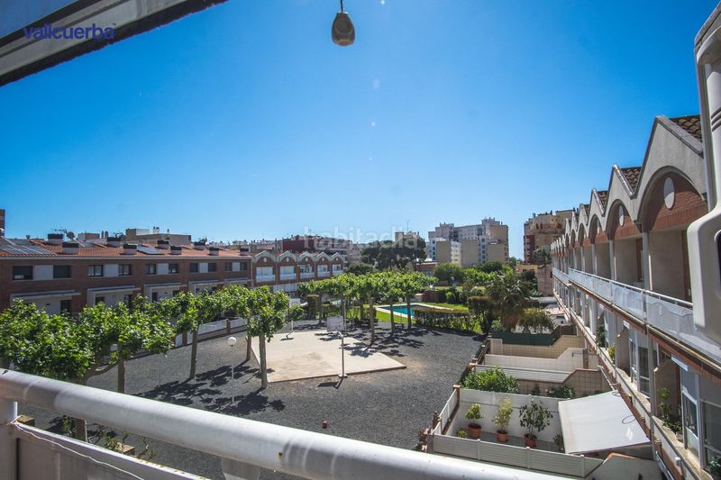 Foto 5a71a539-497d-4b92-a60f-2136715a380c. Casa adossada amb calefacció aparcament piscina a Reus