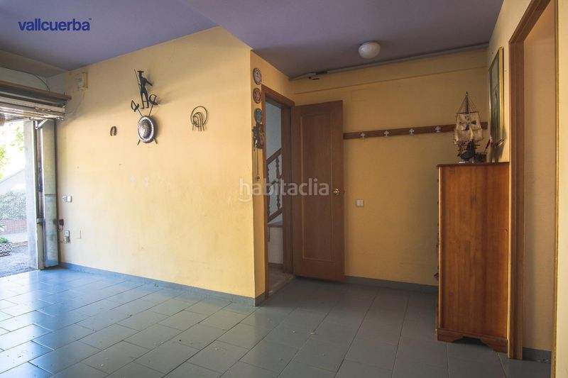 Foto bf9d3e9e-2a22-4d33-8ed4-c9a606e36131. Casa adossada amb calefacció aparcament piscina a Reus