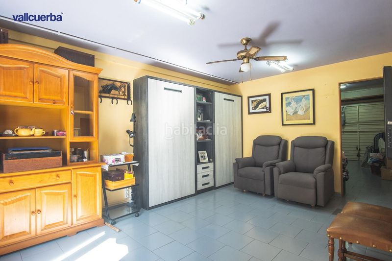 Foto dc1321ef-70c9-4a53-9a42-b597fe9ab27d. Casa adossada amb calefacció aparcament piscina a Reus
